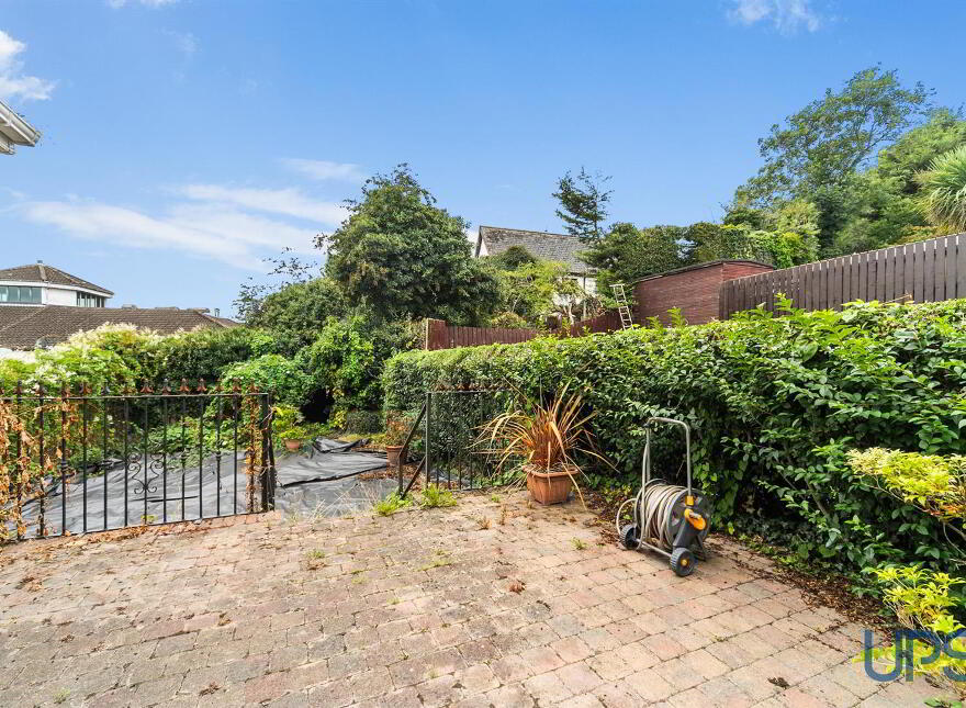 6 Hillhead Avenue, Stewartstown Road, Belfast, BT11 9GD