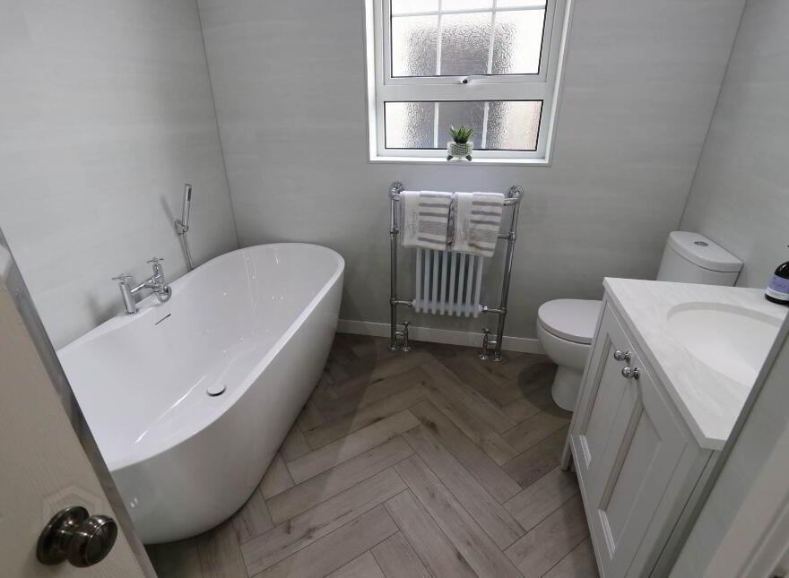 24 Hollybank, Lisnaskea, BT92 0GE