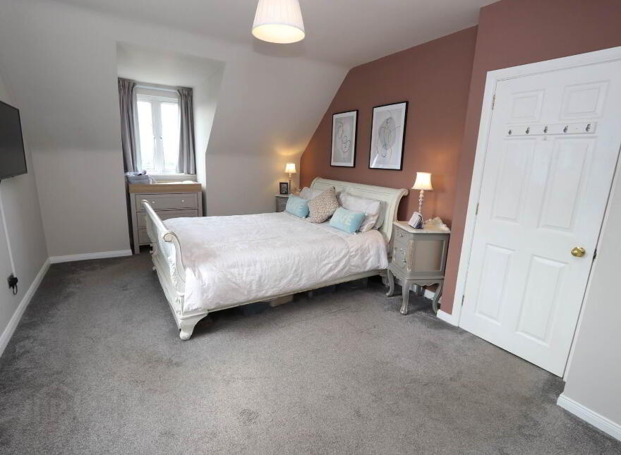 24 Hollybank, Lisnaskea, BT92 0GE