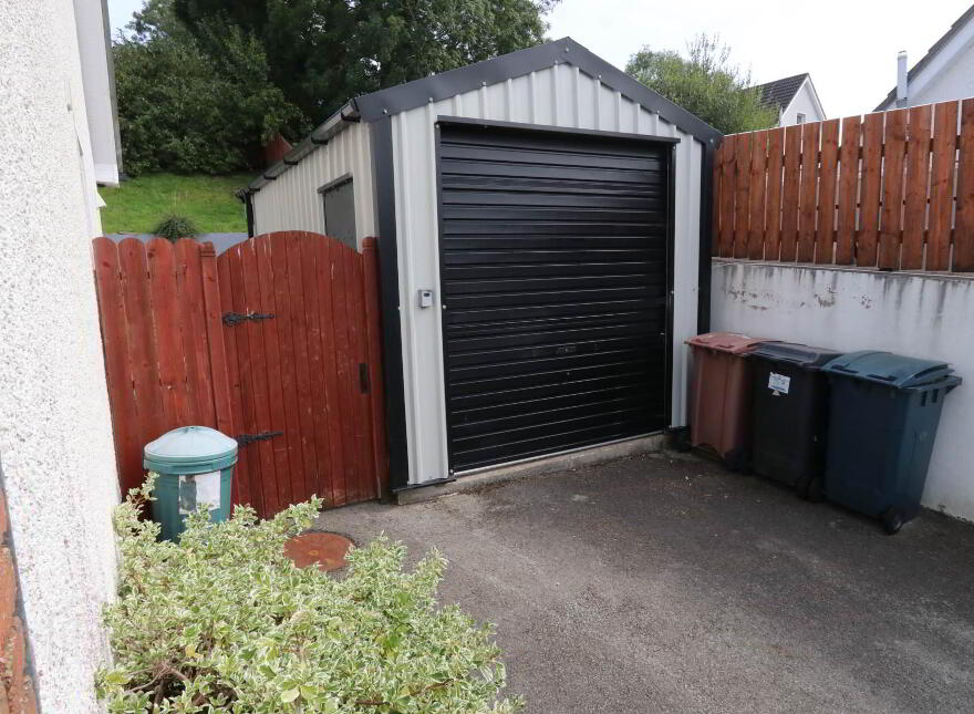 24 Hollybank, Lisnaskea, BT92 0GE