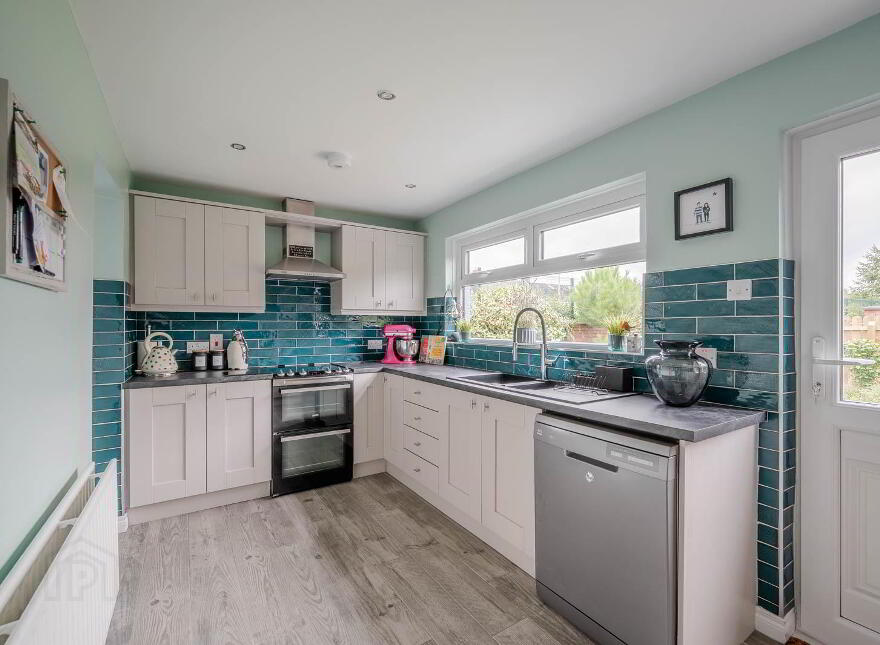 184 Connsbrook Avenue, Belfast, BT4 1JY