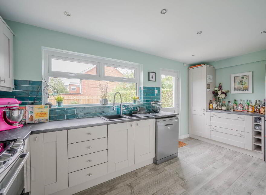 184 Connsbrook Avenue, Belfast, BT4 1JY