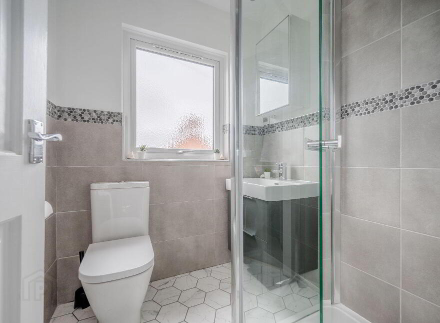 184 Connsbrook Avenue, Belfast, BT4 1JY