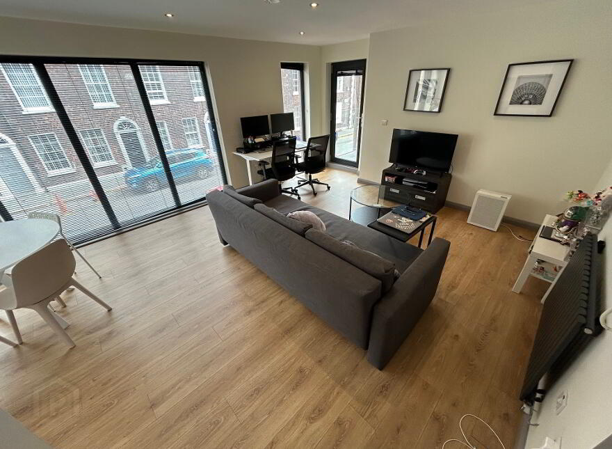 Apt 9, 1 Sussex Place, Belfast, BT2 8AL