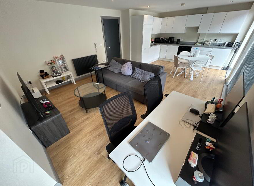 Apt 9, 1 Sussex Place, Belfast, BT2 8AL