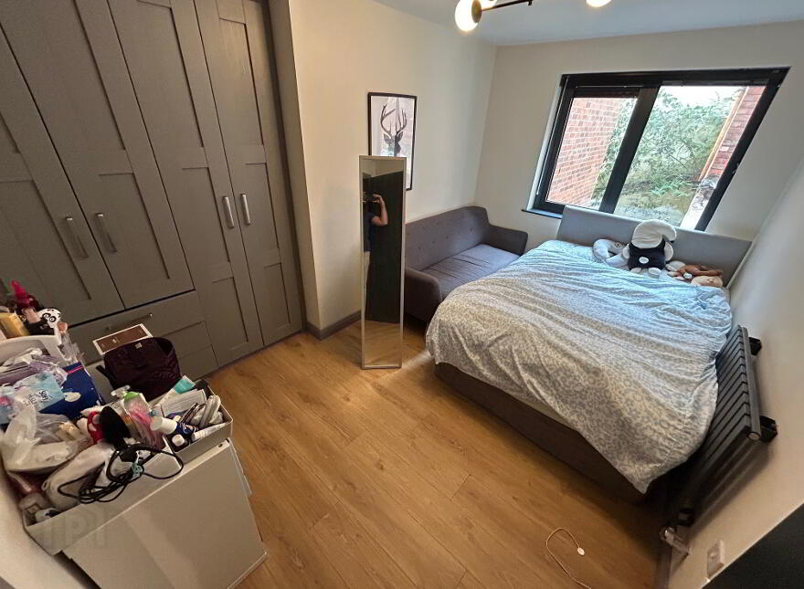 Apt 9, 1 Sussex Place, Belfast, BT2 8AL
