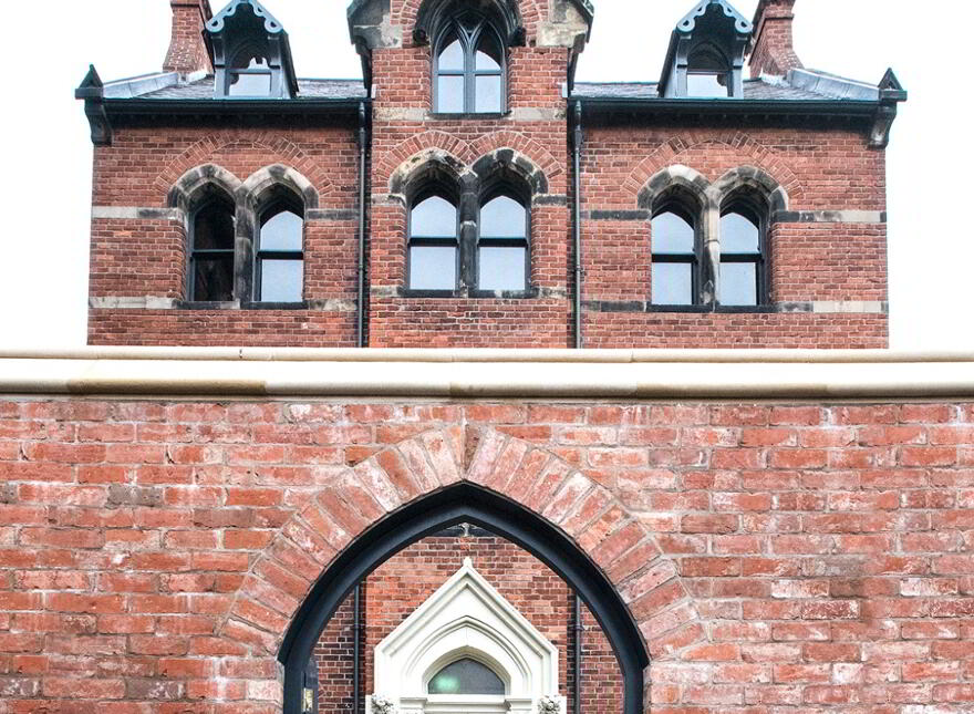 Apt 9, 1 Sussex Place, Belfast, BT2 8AL