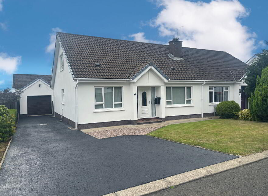 59 Gracefield, Gracehill, Ballymena, BT42 2RP photo