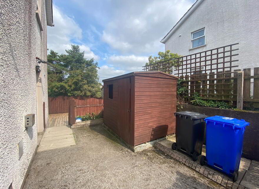 2 Ely Gardens, Enniskillen, BT74 7HZ