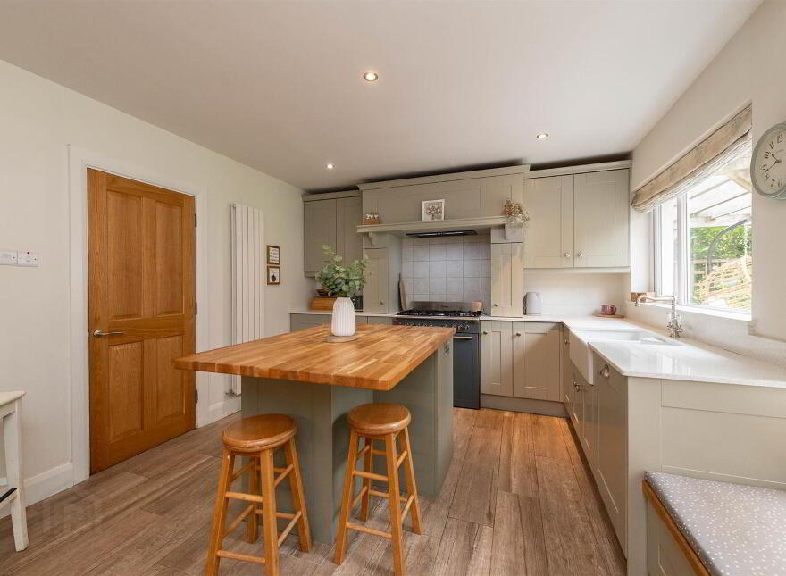 50 Old Park Road, Ballynahinch, BT24 8LY