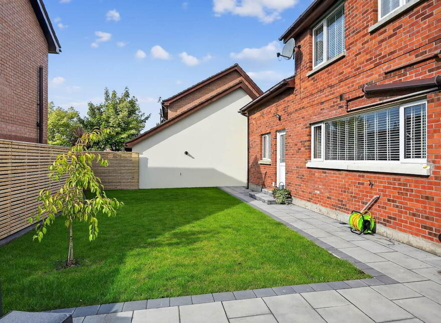 50 Farm Lodge Park, Greenisland, Carrickfergus, BT38 8YB
