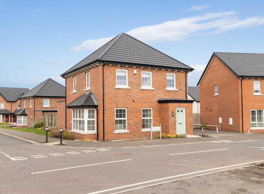14 Millmount Village Green, Dundonald, Belfast, BT16 1AW photo
