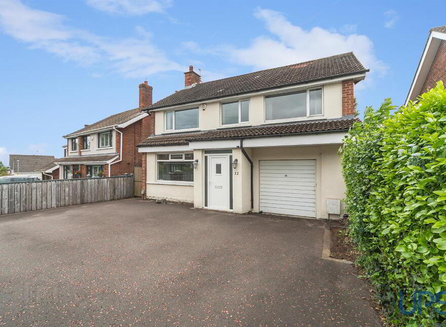 12 Coolnasilla Park South, Glen Road, Belfast, BT11 8LF