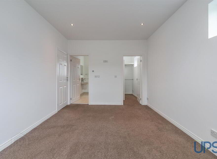 12 Coolnasilla Park South, Glen Road, Belfast, BT11 8LF