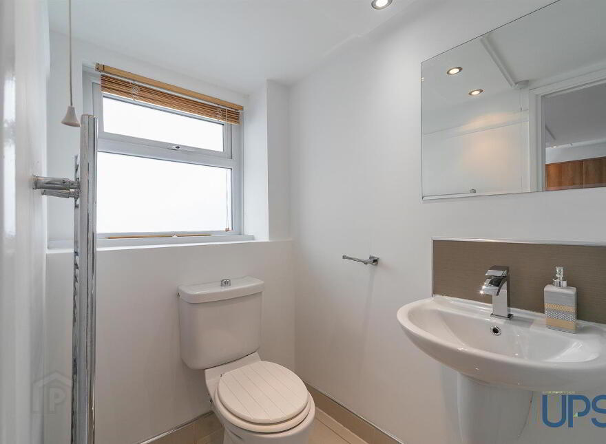 12 Coolnasilla Park South, Glen Road, Belfast, BT11 8LF