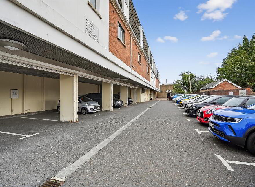 Apt 11 Tivoli Court, 142 Upper Lisburn Road, Finaghy, Belfast, BT10 0BG