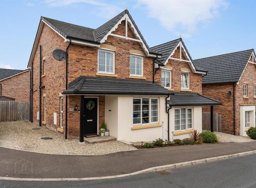 25 Lily Wood Lane, Newtownards, BT23 7GF