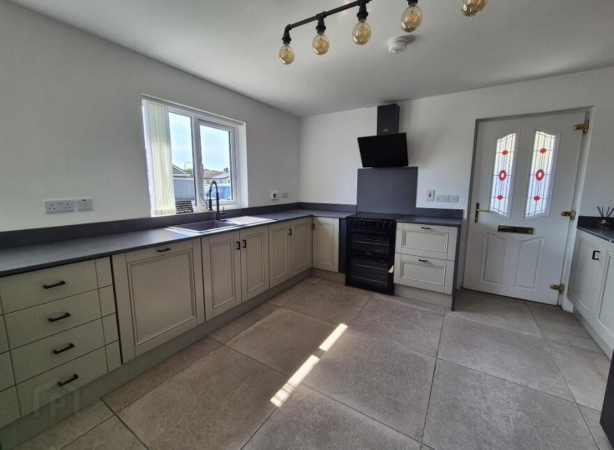 13 Abbey Park, Kilkeel, BT34 4EB