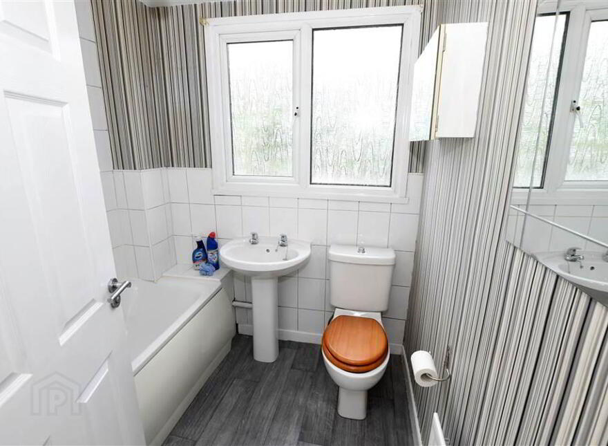 30 Brentwood Way, Newtownards, BT23 8QY
