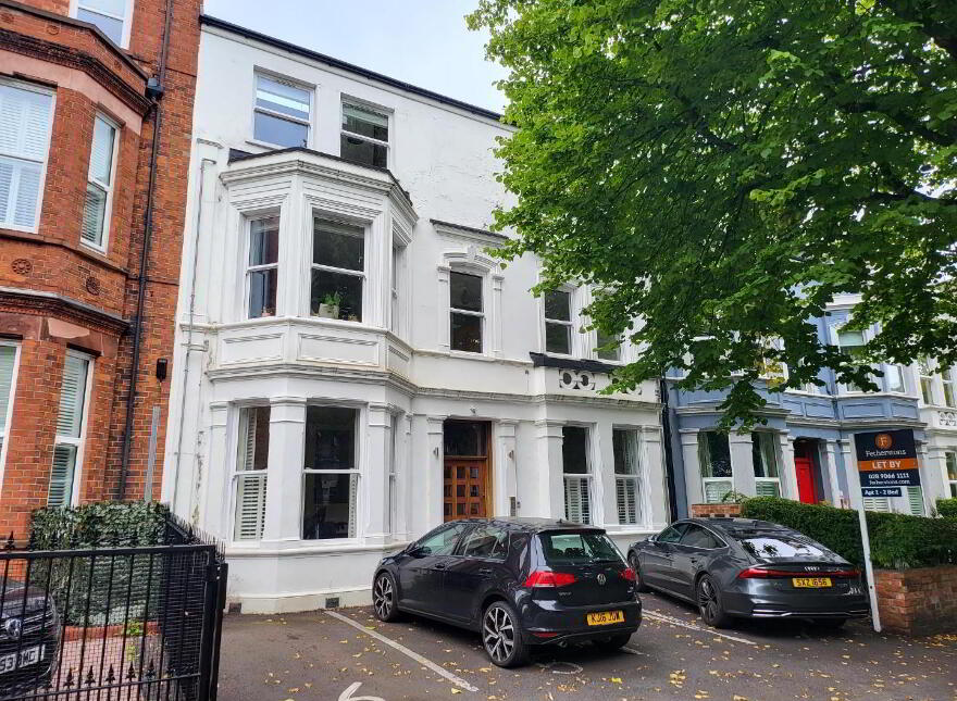 Apartment 2 7 Wellington Park, Malone Road, Belfast, BT9 6DJ photo