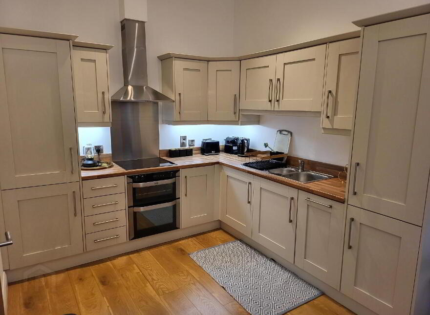 Apartment 2 7 Wellington Park, Malone Road, Belfast, BT9 6DJ