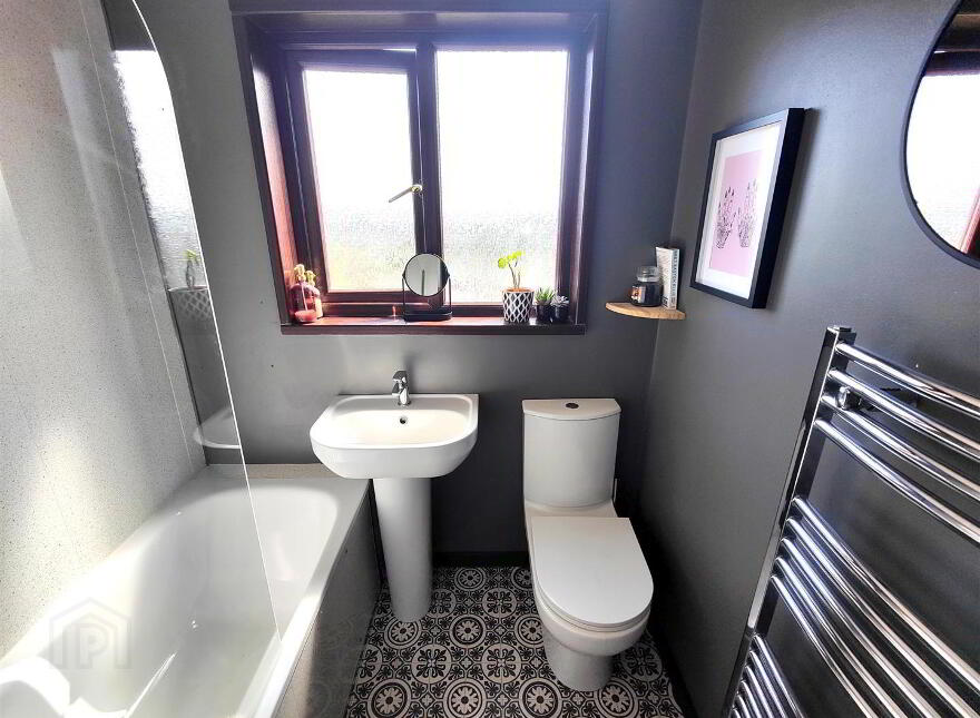 17 Squires Hill Road, Belfast, BT14 8FJ