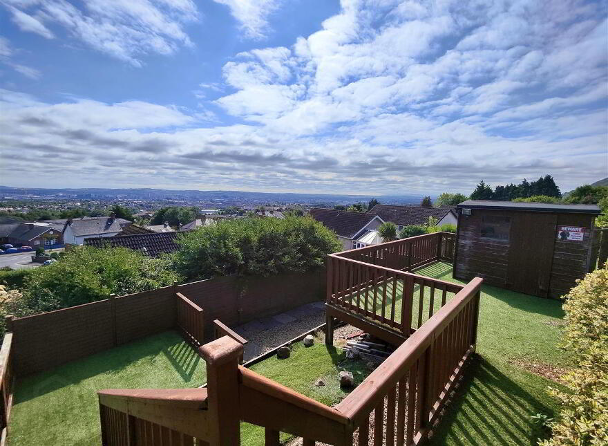 17 Squires Hill Road, Belfast, BT14 8FJ