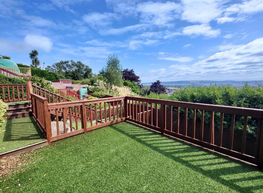 17 Squires Hill Road, Belfast, BT14 8FJ