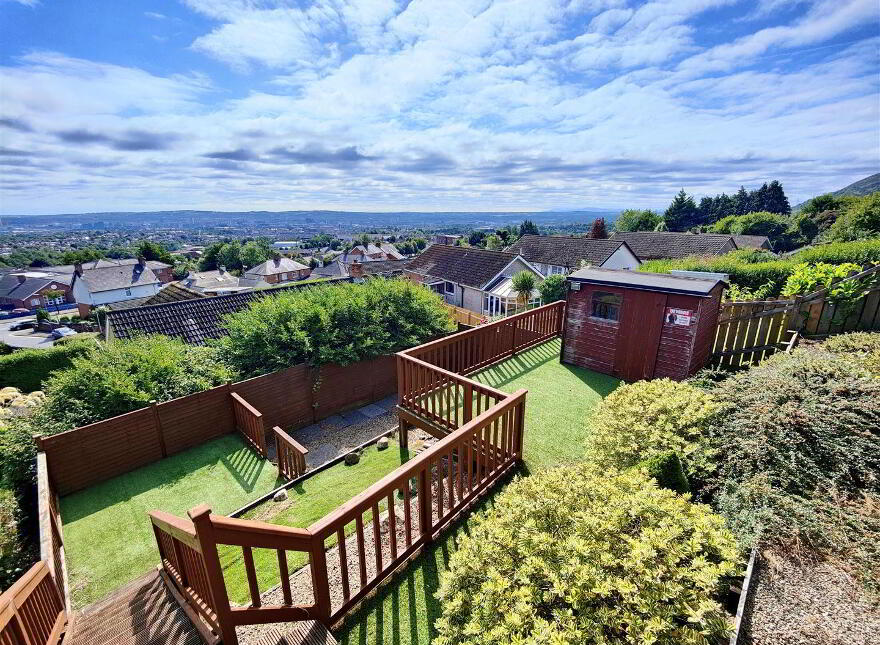 17 Squires Hill Road, Belfast, BT14 8FJ