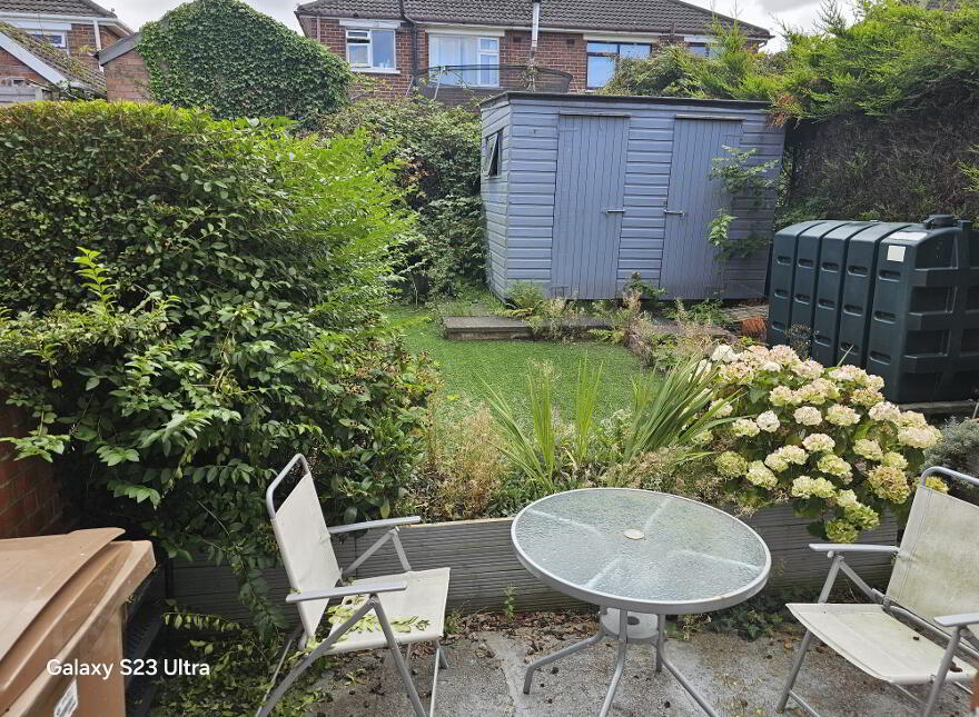 18 Erinvale Drive, Belfast, BT10 0GE photo