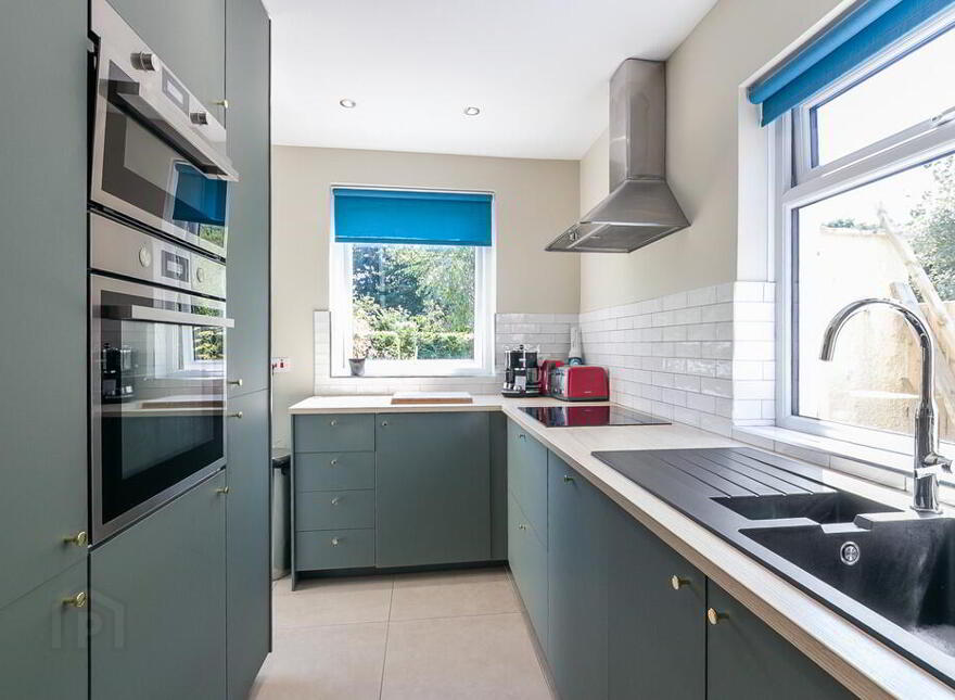 33 Kingsway Park, Belfast, BT5 7EW