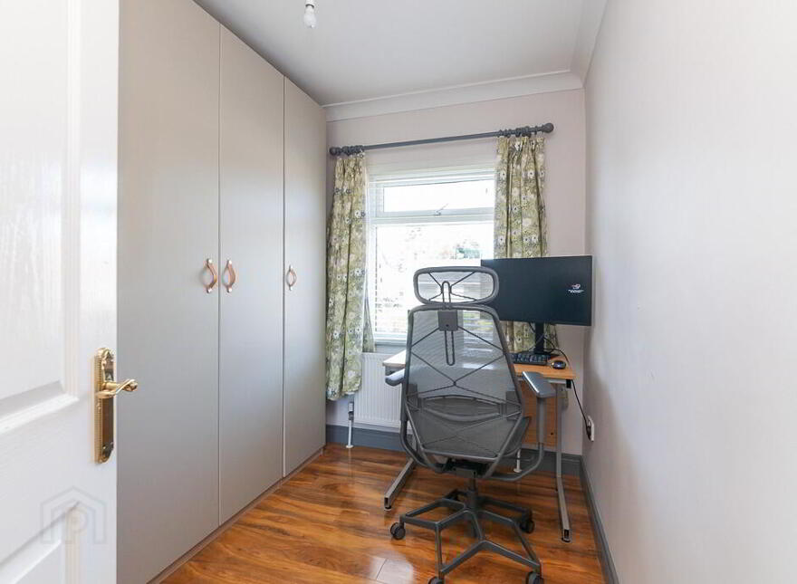 33 Kingsway Park, Belfast, BT5 7EW