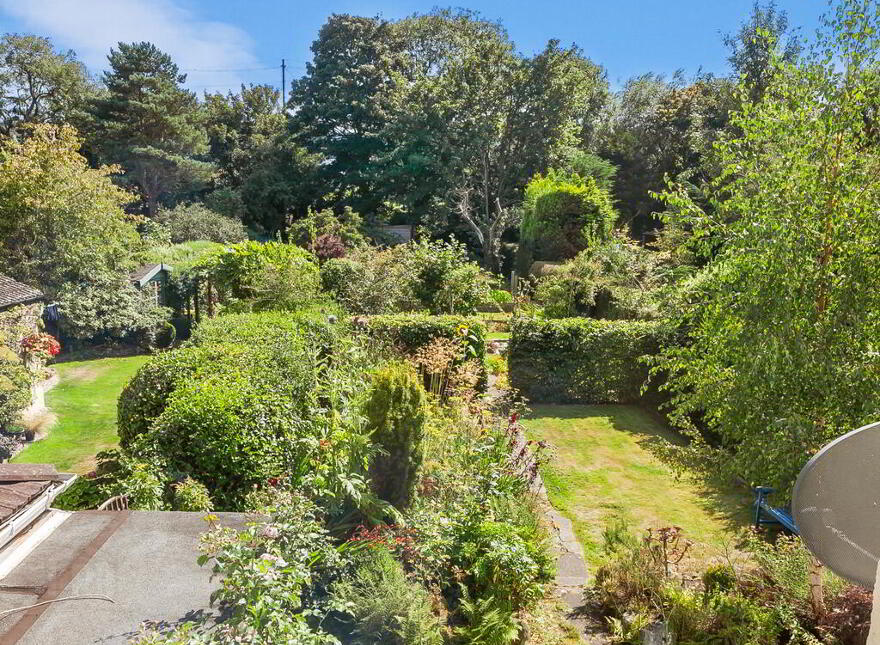 33 Kingsway Park, Belfast, BT5 7EW