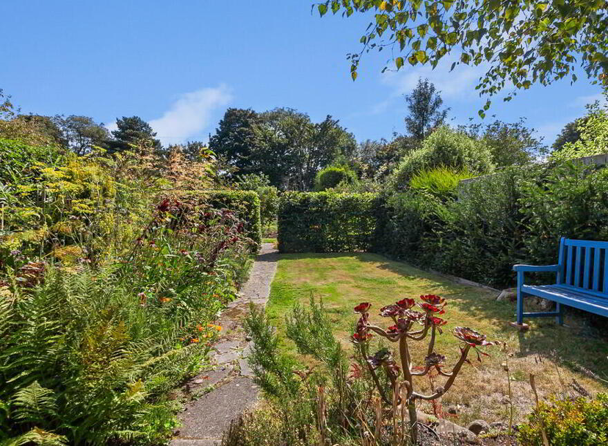 33 Kingsway Park, Belfast, BT5 7EW