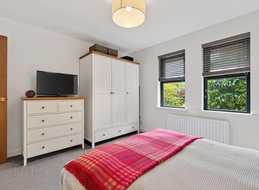 5 Manse Park, Carryduff, Belfast, BT8 8RX