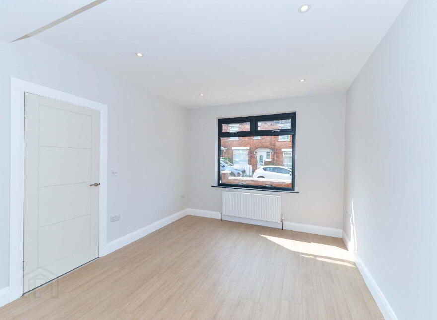 34 Aigburth Park, Belfast, BT4 1PQ