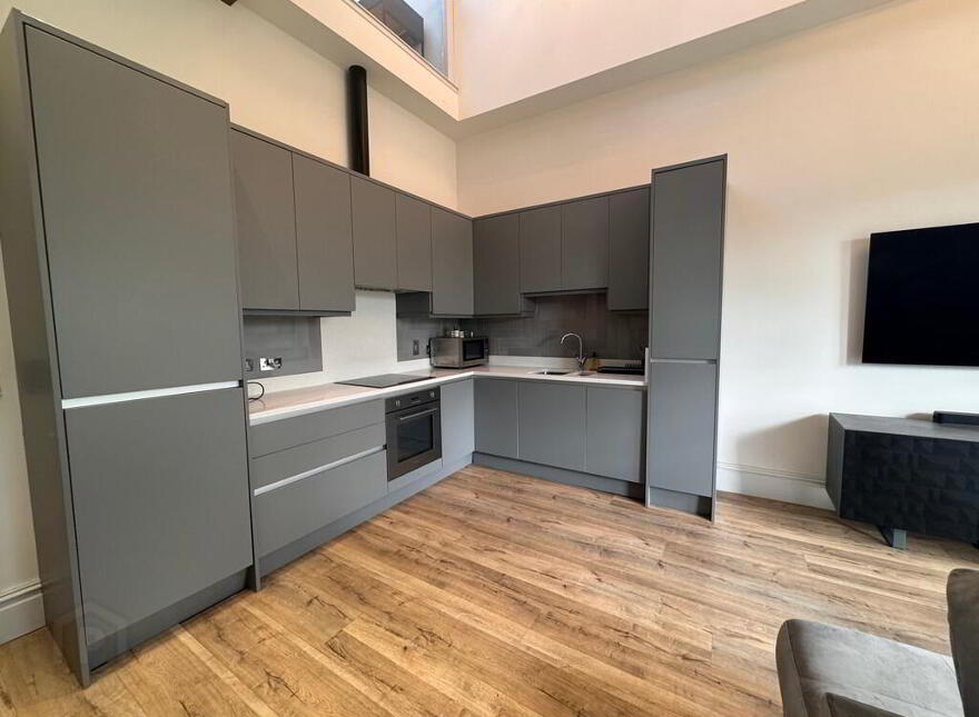 Apt 5, 13 Wellington Park, Malone Road, Belfast, BT9 6DJ