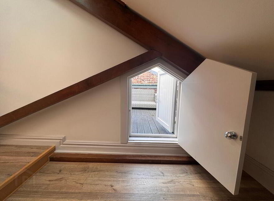 Apt 5, 13 Wellington Park, Malone Road, Belfast, BT9 6DJ