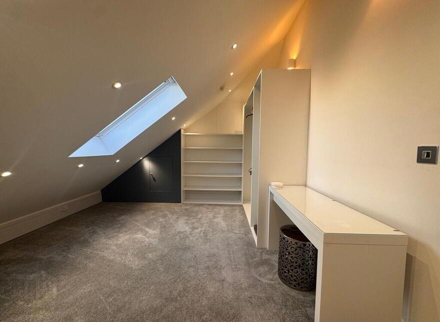 Apt 5, 13 Wellington Park, Malone Road, Belfast, BT9 6DJ