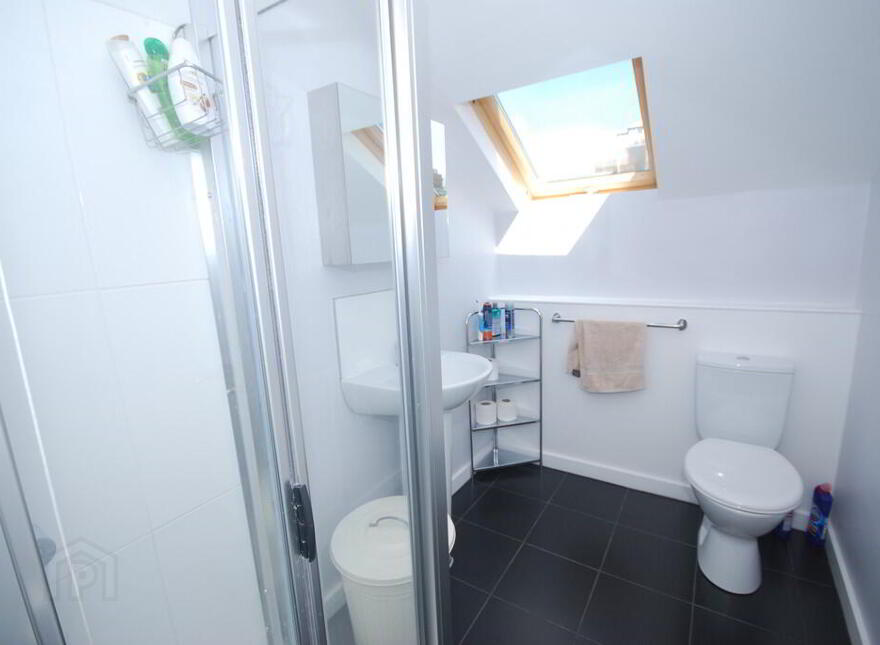 Apt 3, 45 Ulsterville Avenue, Lisburn Road, Belfast, BT9 7AT