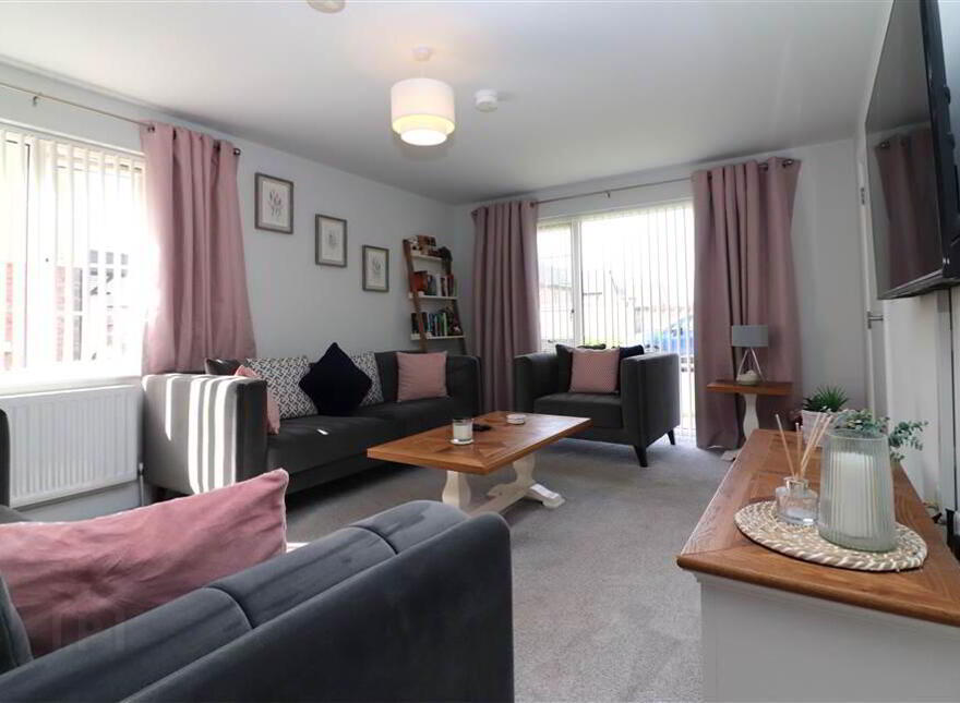 15 Woodbrook Grove, Ballinderry Road, Lisburn, BT28 0AA