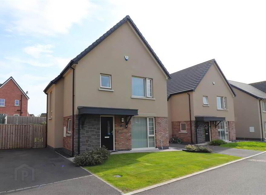15 Woodbrook Grove, Ballinderry Road, Lisburn, BT28 0AA
