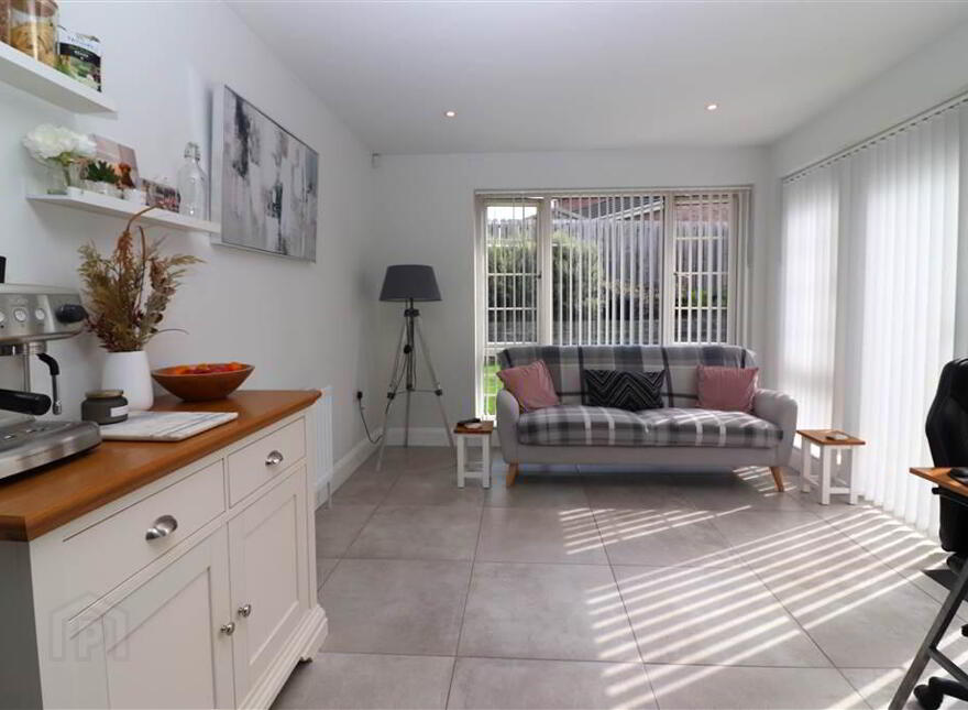 15 Woodbrook Grove, Ballinderry Road, Lisburn, BT28 0AA