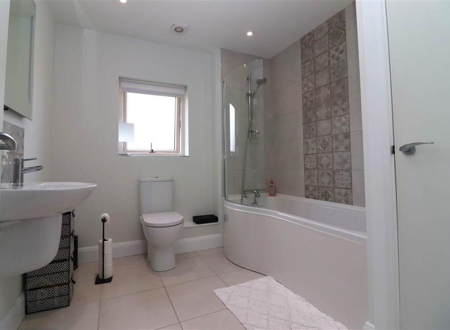 15 Woodbrook Grove, Ballinderry Road, Lisburn, BT28 0AA