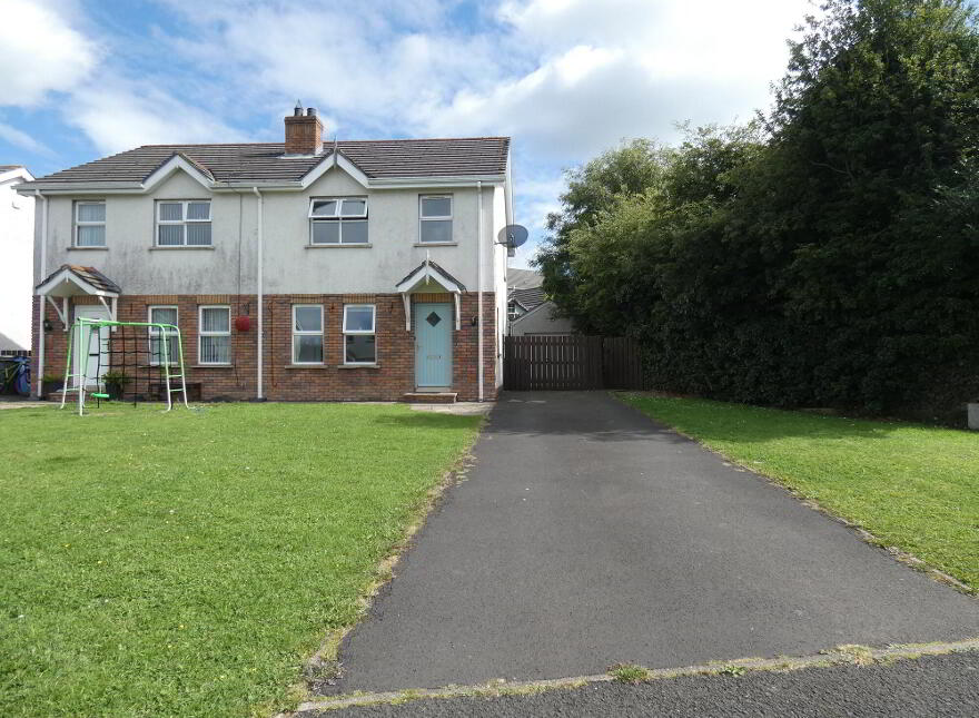 37 Knockbrcken Court, Coleraine, BT52 1WS photo