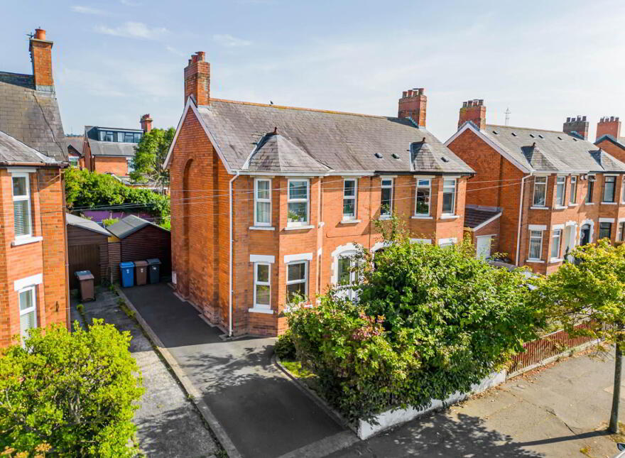 54 Ladas Drive, Belfast, BT6 9FT photo