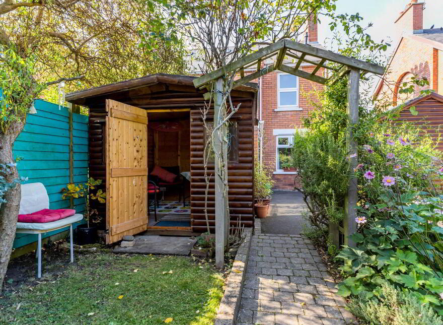 54 Ladas Drive, Belfast, BT6 9FT