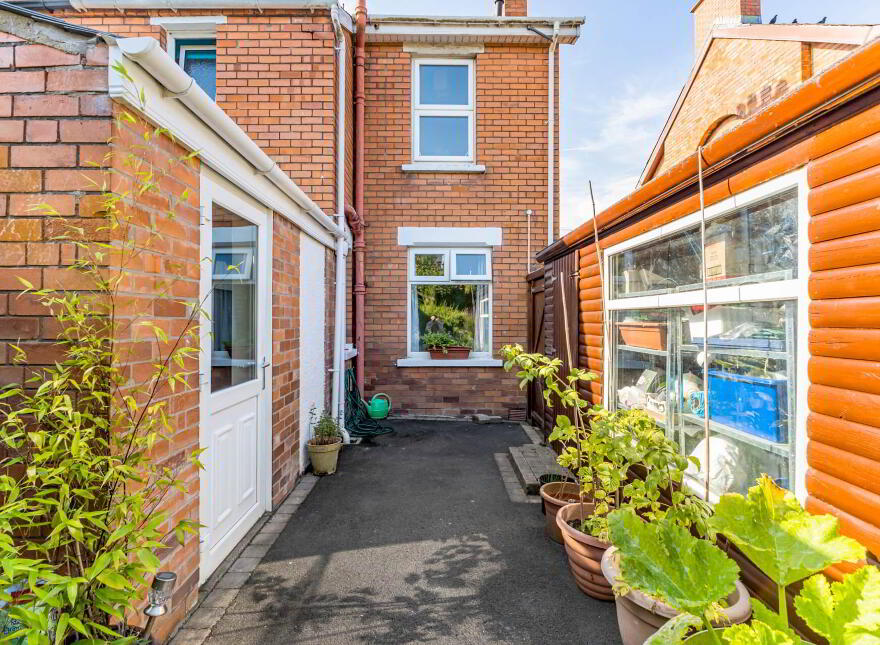 54 Ladas Drive, Belfast, BT6 9FT