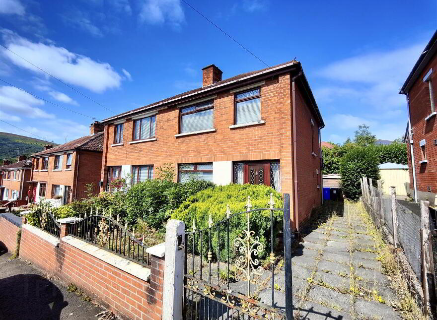 59 Mountainview Gardens, Belfast, BT14 7GU photo