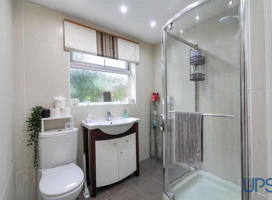42c Cloona Park, Dunmurry, Belfast, BT17 0HQ